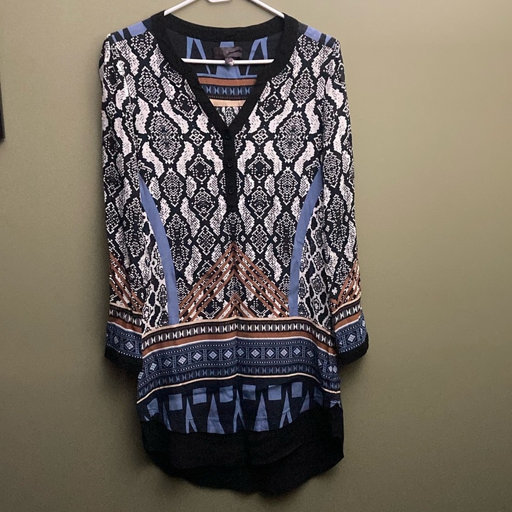Hale Bob Blue and White 3/4 Sleeve Tunic with Graphic Relaxed Style